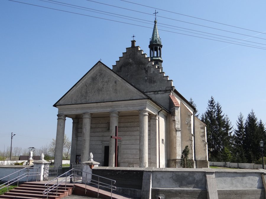 File:616151 małopolskie gm Słomniki Niedźwiedź kościół 1.JPG