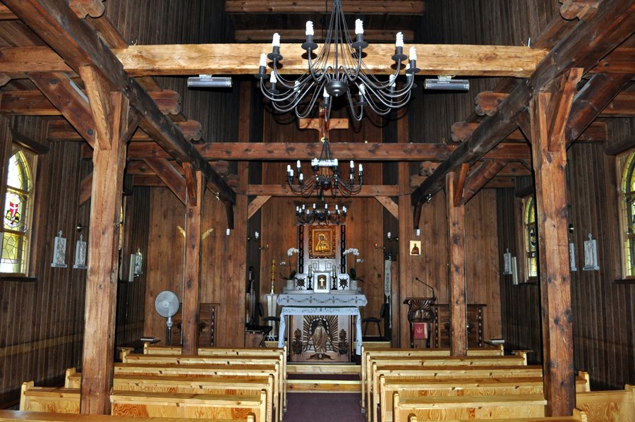File:Dębki - church 02.jpg