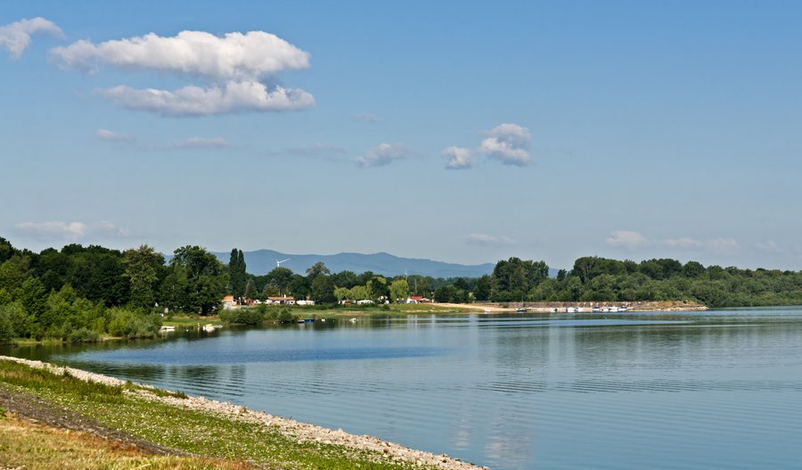 File:2014 Jezioro Otmuchowskie w Ściborzu.JPG