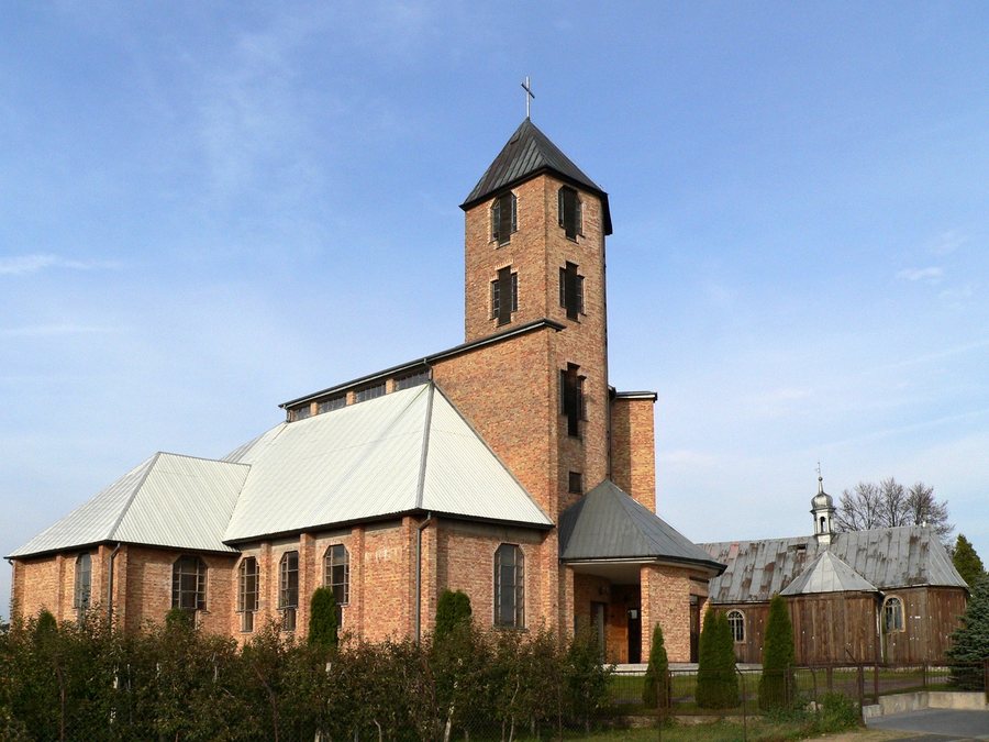 File:Kościół św Wawrzyńca w Wielgiem.jpg