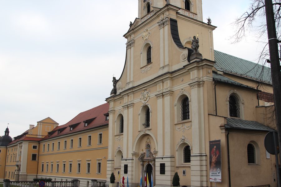 File:Our Lady Basilica in Rudy 2016 P01.jpg