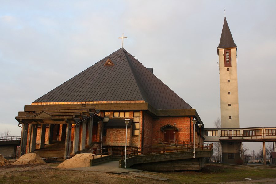 File:Kosciol NPMWW Aleksandrow Kuj.JPG