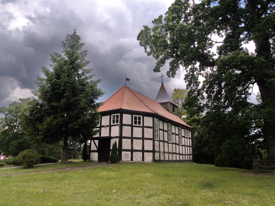 File:Sępolno Wielkie kościół 02 - 2024.05.31 czupirek.jpg