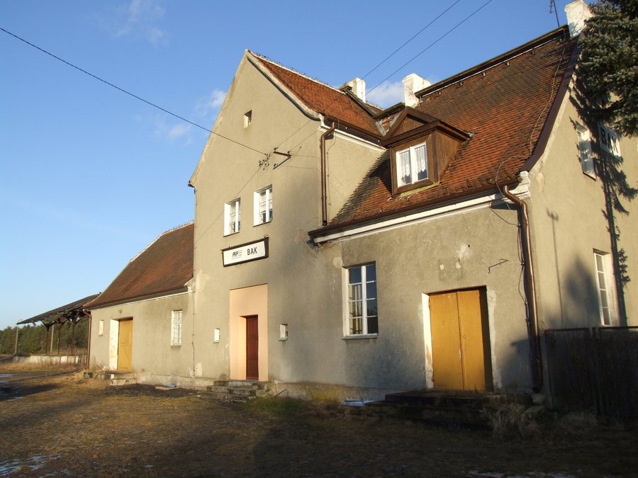 Bąk (stacja kolejowa)