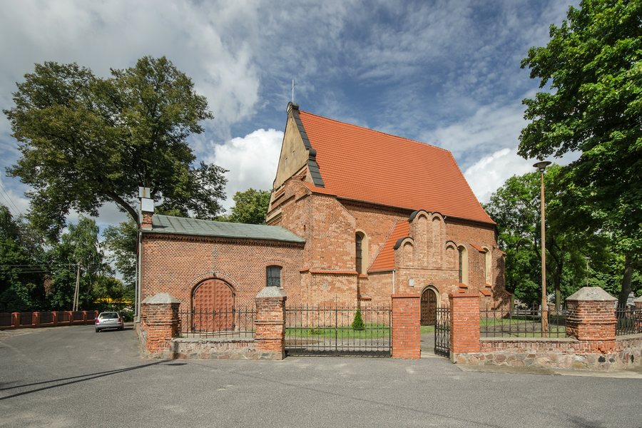 File:SM Wilczyn kościółUrszuli (2) ID 651976.jpg