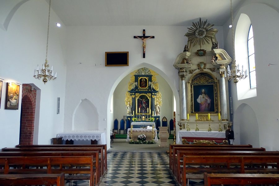 File:Wnętrze kościoła św. Mikołaja. Papowo Toruńskie.jpg