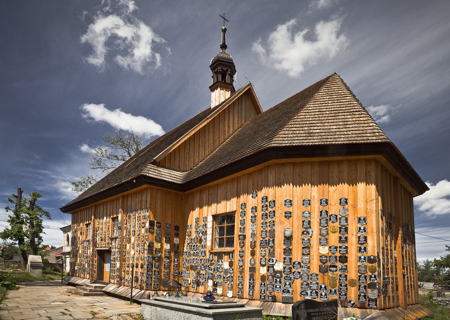 File:Kościół cmentarny p.w. św. Anny fm.jpg