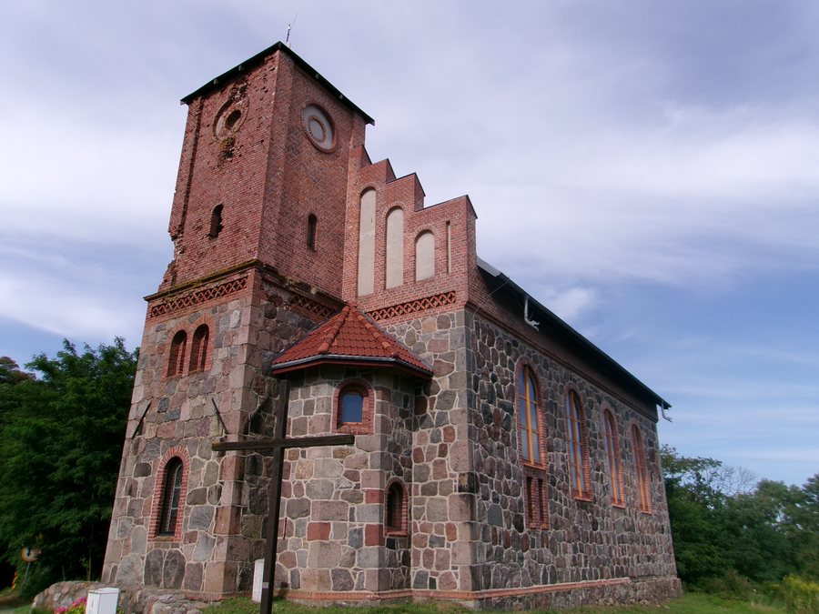 File:Stare Brynki, kościół.jpg