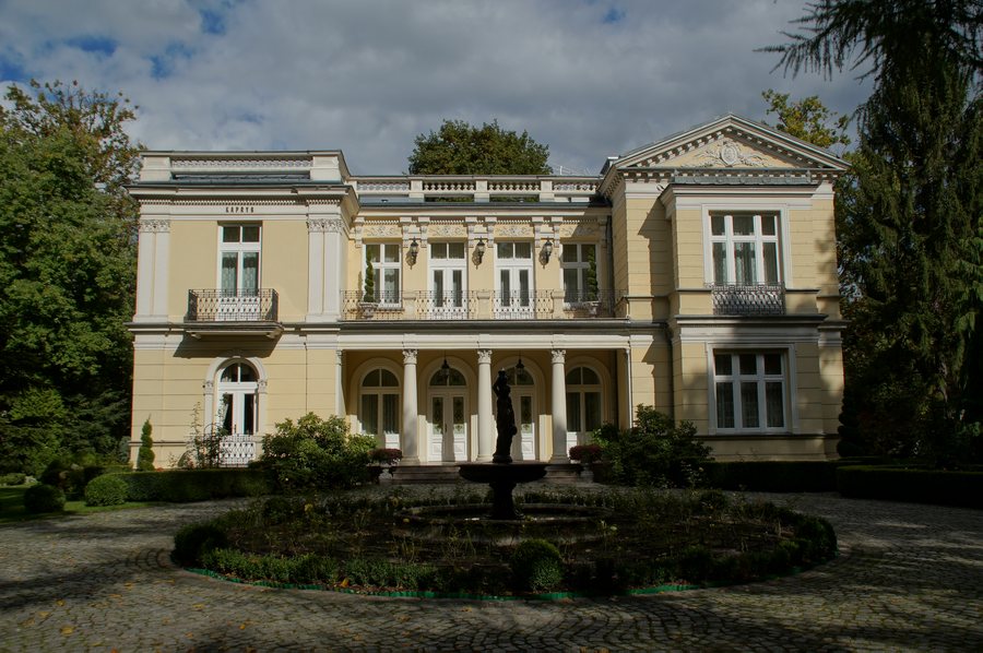 File:Konstancin-Jeziorna Batorego 15 002.JPG
