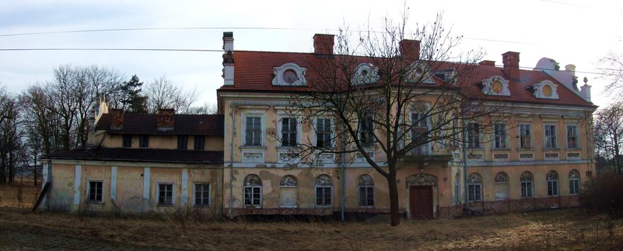 File:Kryspinów-pałac front.jpg