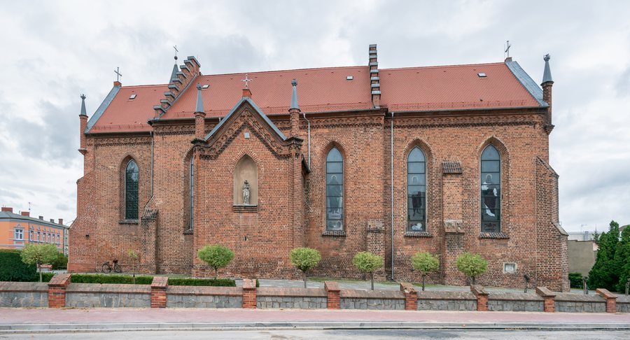 File:St Matthew church in Opalenica (3).jpg