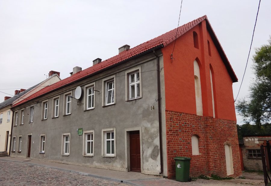 File:Kartuzy, ul. Klasztorna 14 (słodownia).jpg