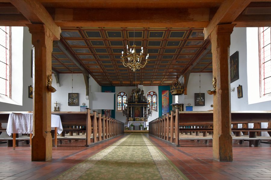 File:Smołdzino, kościół Św. Trójcy (HB5).jpg