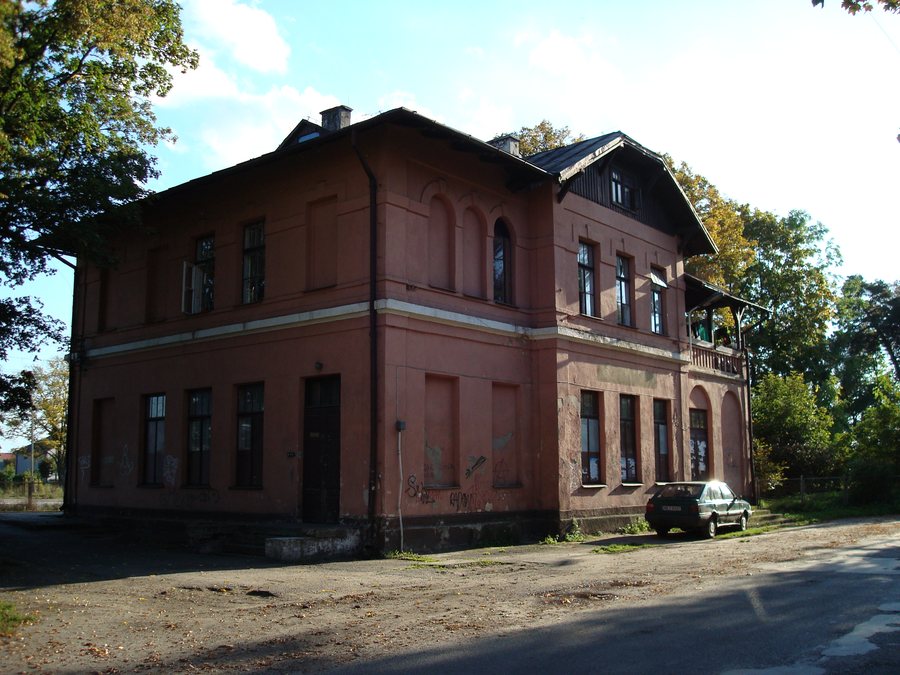 File:Garbatka Letnisko stacja kolejowa.jpg