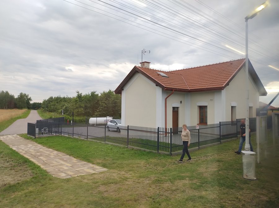Basznia Dolna railway station