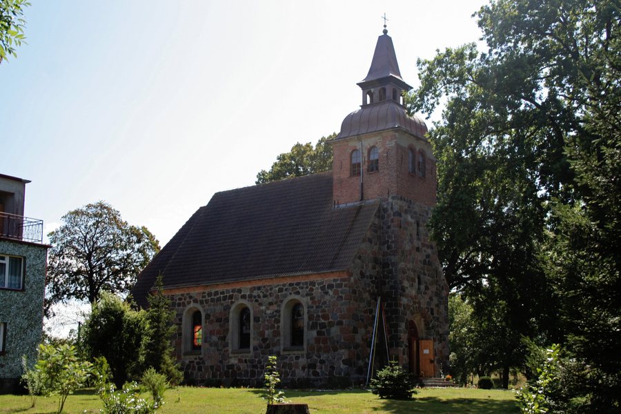 File:Sarbsk - Church of St. Anne 01.jpg