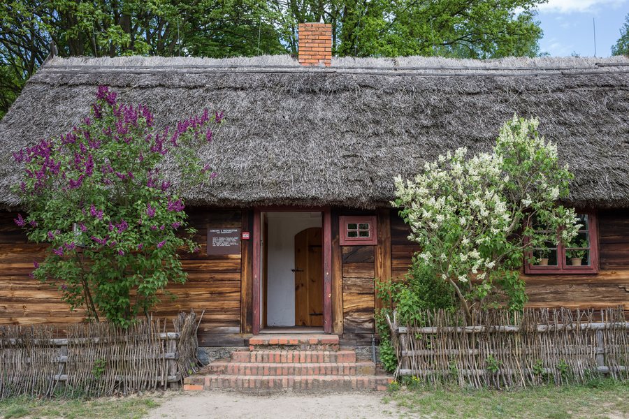 File:Osiek n Notecia skansen chalupa z Przysieczyna.jpg