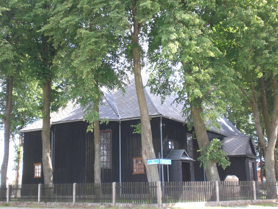 File:Pomieczyno, kościół św. Józefa (3).JPG