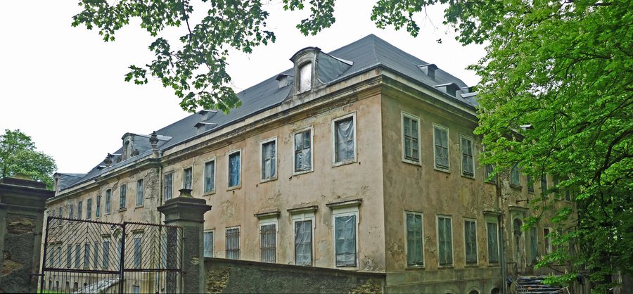 File:Pobiedna-Schloss-2.jpg