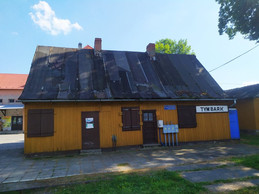 File:Stacja Tymbark 3 2020.jpg