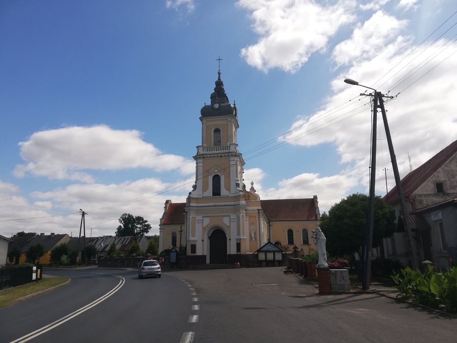 File:Kościół parafialny Narodzenia NMP w Skulsku4.jpg