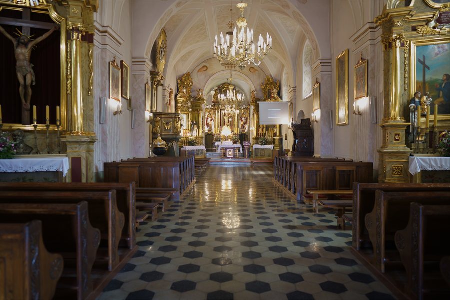Czernichów, Church of the Most Holy Trinity interior