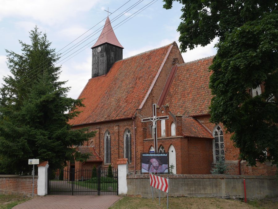 File:Kościół w Dobrzykach.JPG