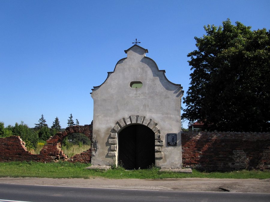 Ruins of the Reformed monastery in Łąki Miejskie, Nowe Miasto Lubawskie
