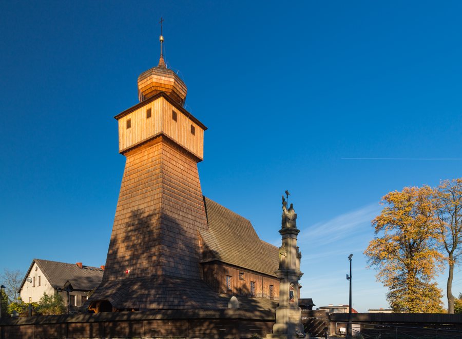 File:2021 Powiat pszczyński, Wisła Mała, Kościół św. Jakuba Starszego 04.jpg