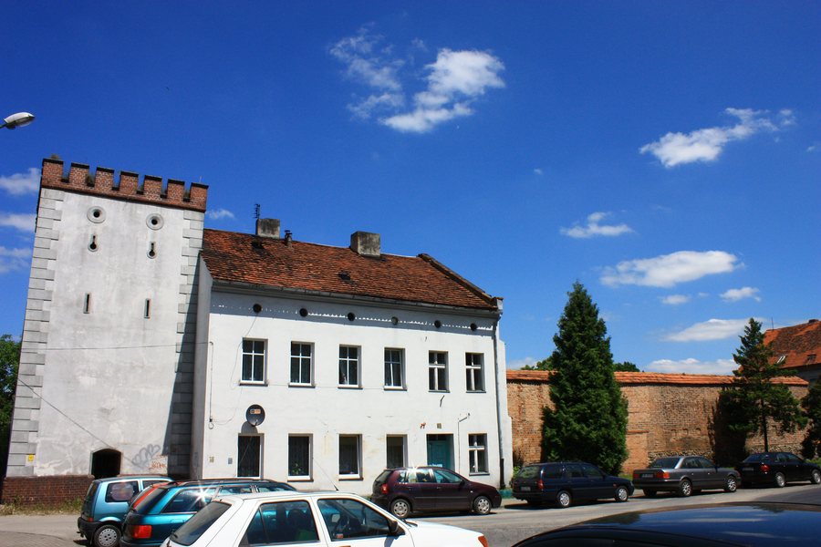 File:Grodków zespół murów obronnych 02.JPG