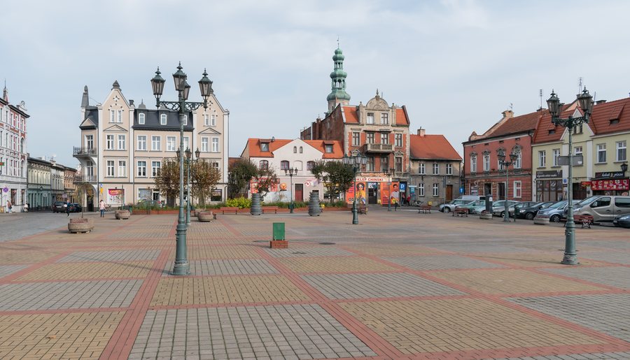 File:Rynek in Chelmza (1).jpg