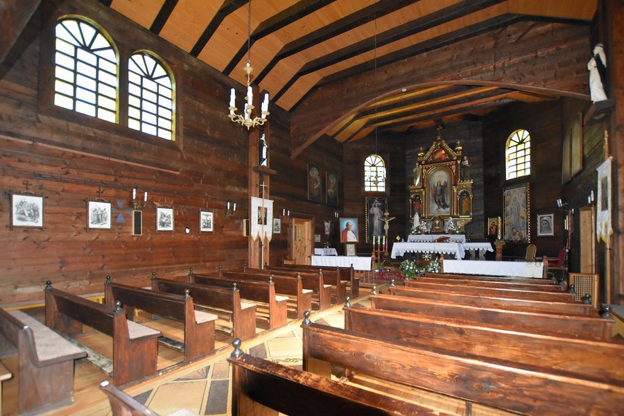 File:Dwernik, kościół św. Michała Archanioła (HB9).jpg