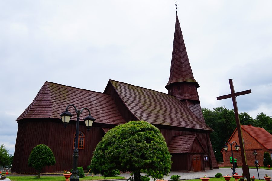 File:Wieś Leśno, pow. chojnicki. Kościół pw. Podwyższenia Krzyża Świętego - panoramio.jpg