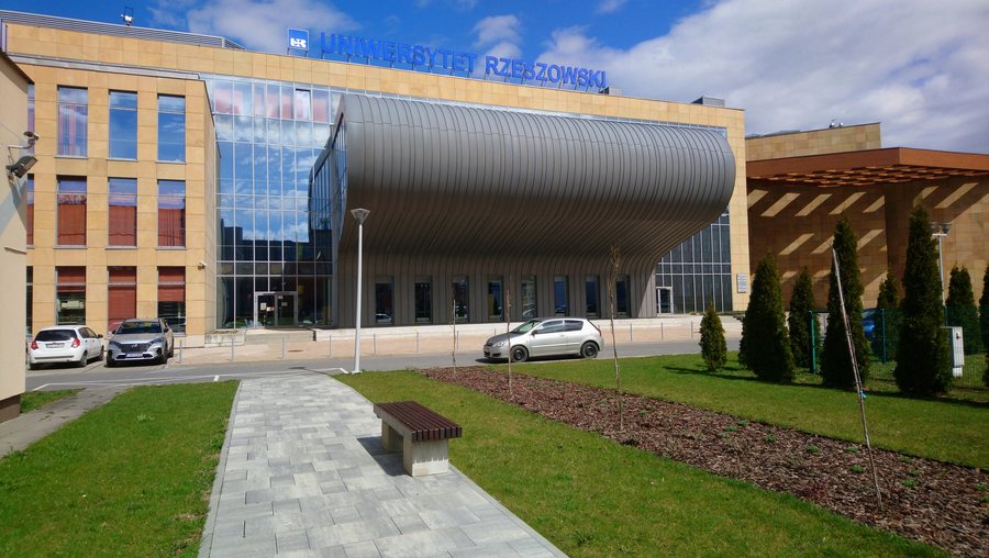 File:PL Rzeszów, Uniwersytet Rzeszowski 2021-04-12--11-31.jpg