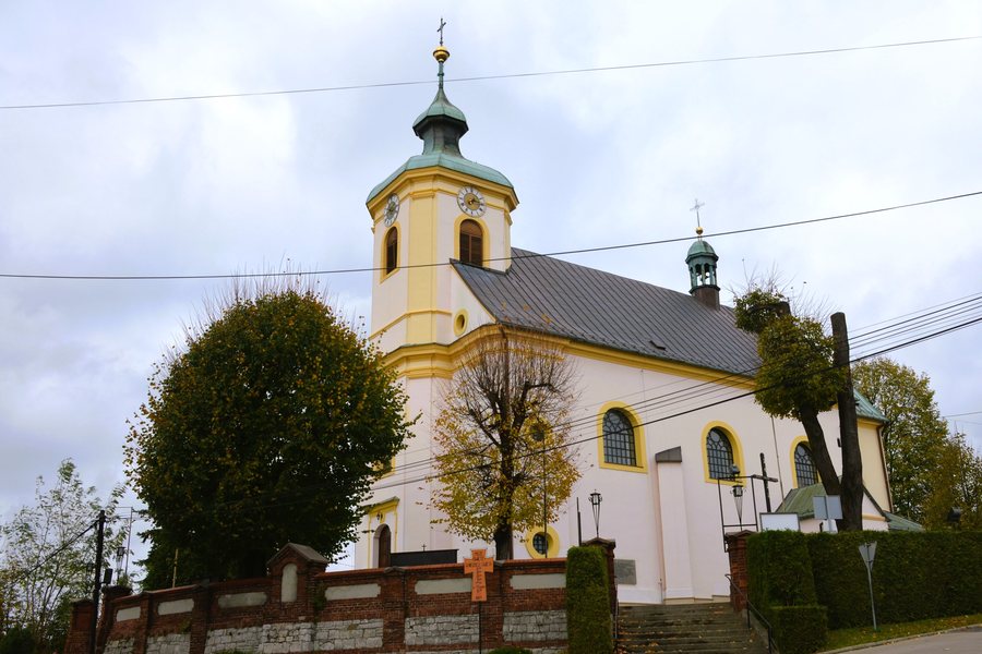 File:02023 0294 Assumption of Mary church in Bestwina.jpg