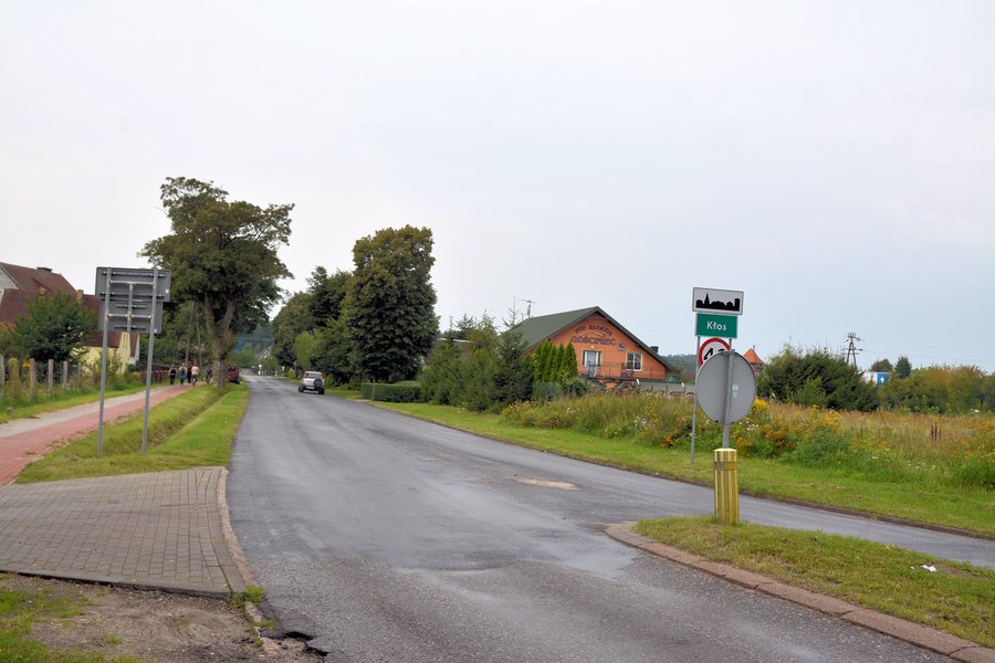 File:Klos (wies).jpg