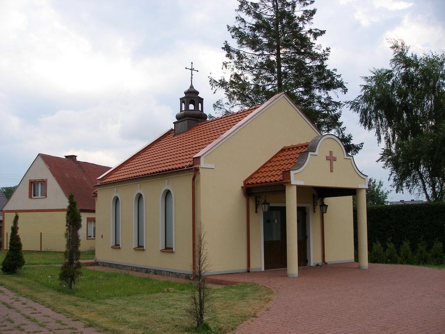 File:Łebcz - Church 03.jpg