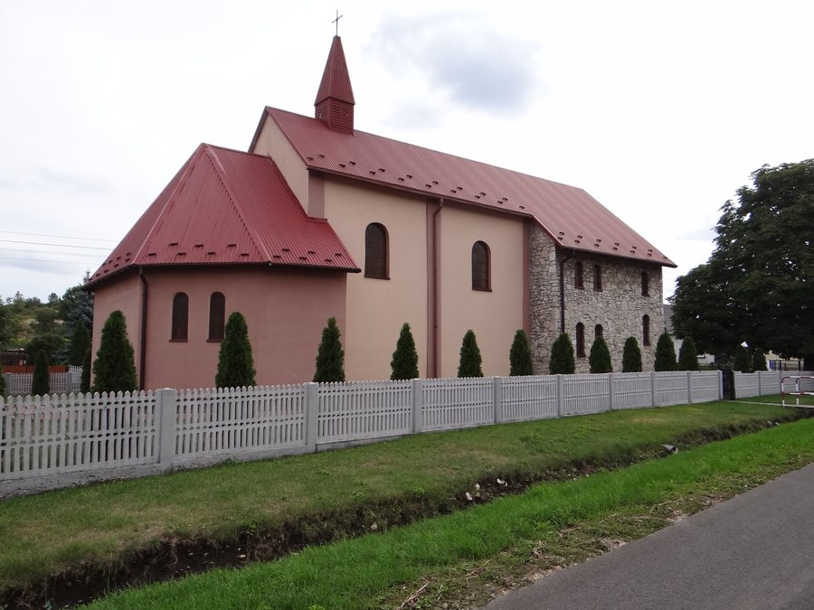 File:Kościół Najświętszej Maryi Panny Różańcowej w Zdowie DK42.jpg