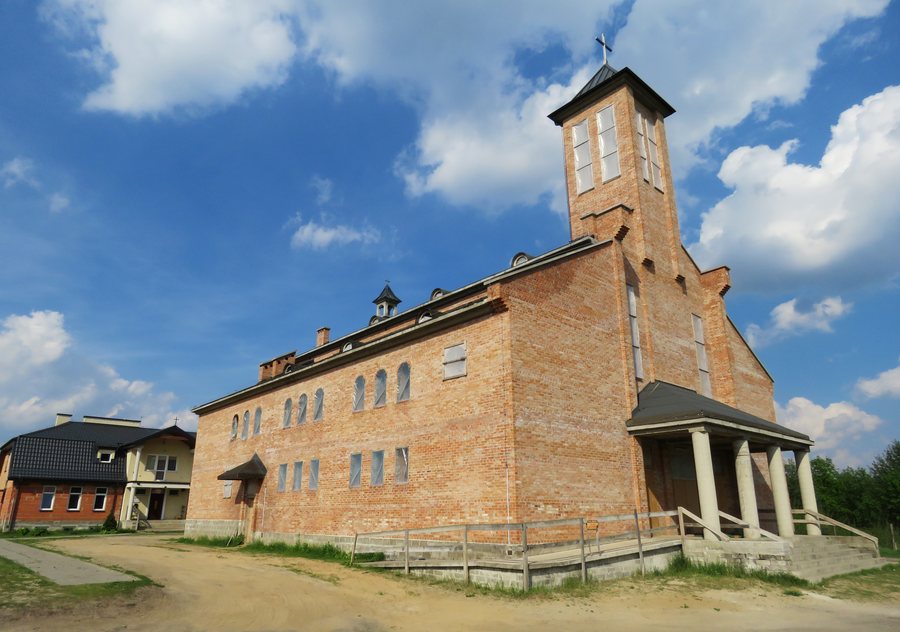 File:RAJSZEW Kościół p.w. Św.Andrzeja Boboli 01.jpg