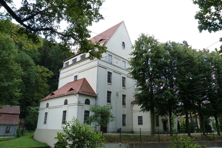 File:Lubachów, elektrownia wodna 03.jpg