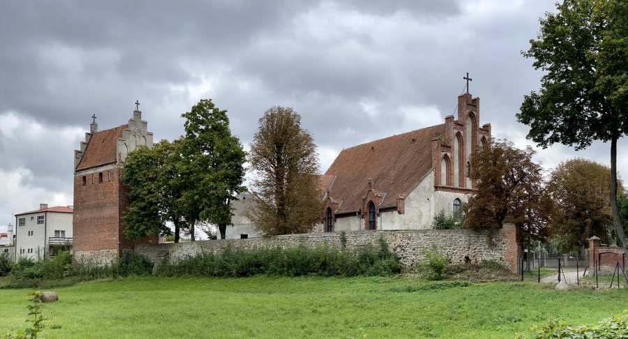 File:Kościół metodystyczny Dąbrówno 5.jpg