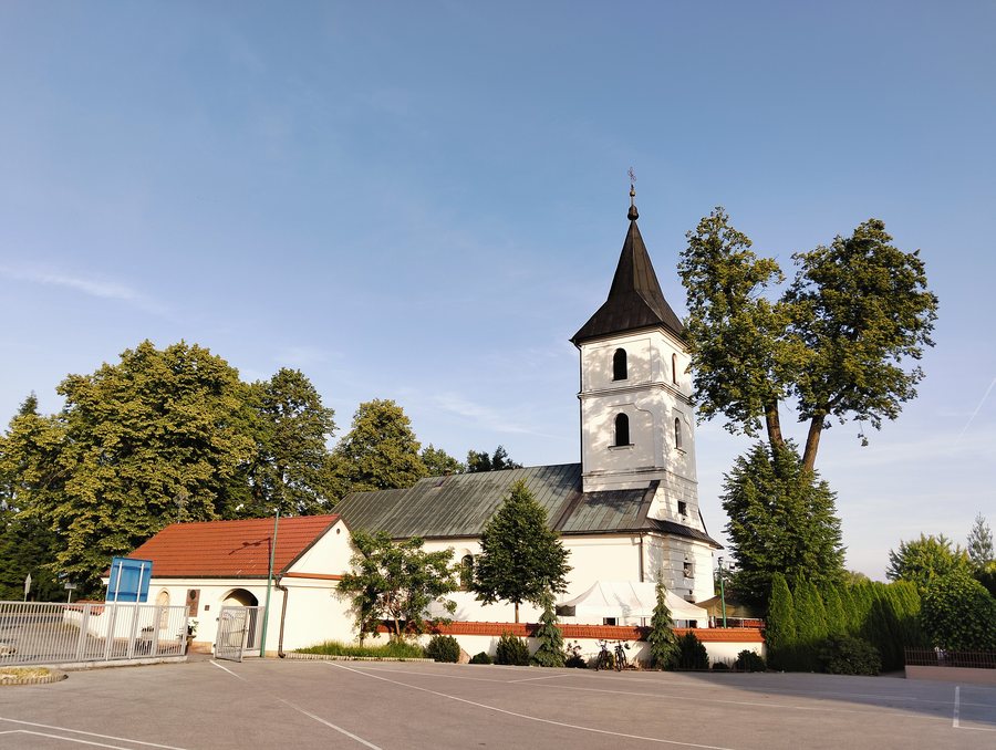 File:Saints Lawrence and Margaret Church in Radziszów (2).jpg