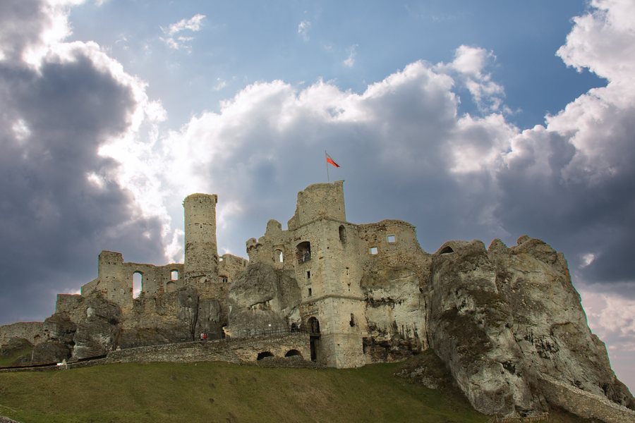 File:Ogrodzieniec - 2.jpg
