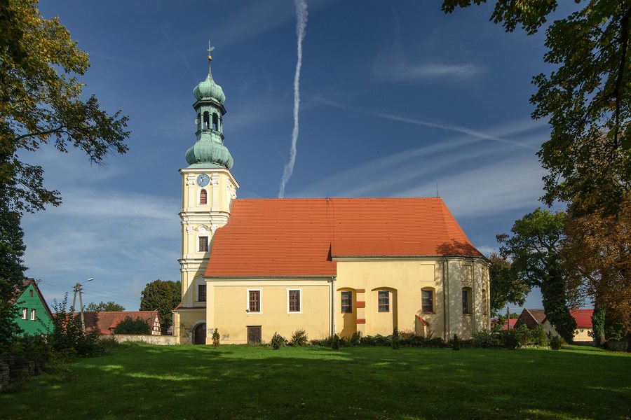 File:SM Brzezia Łąka kościół św Mikołąja (3) ID 599546.jpg