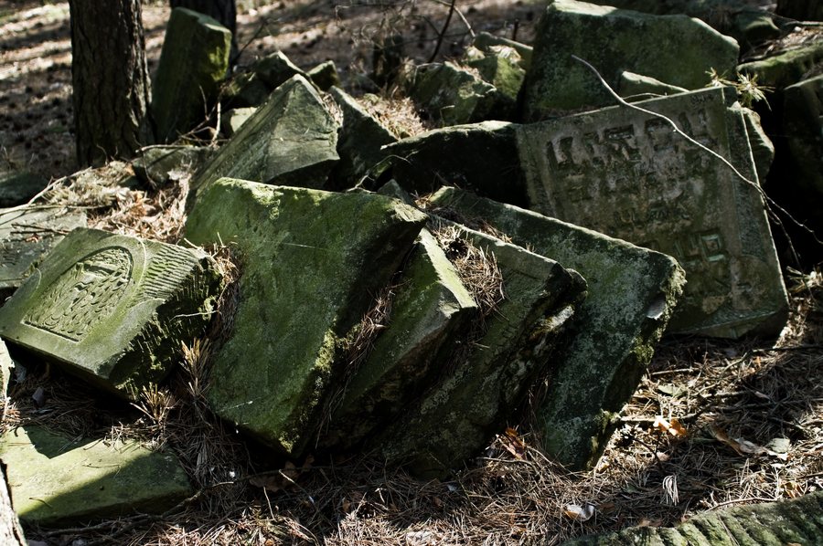 File:Jewish cemetery Sobienie Jeziory IMGP2931.jpg