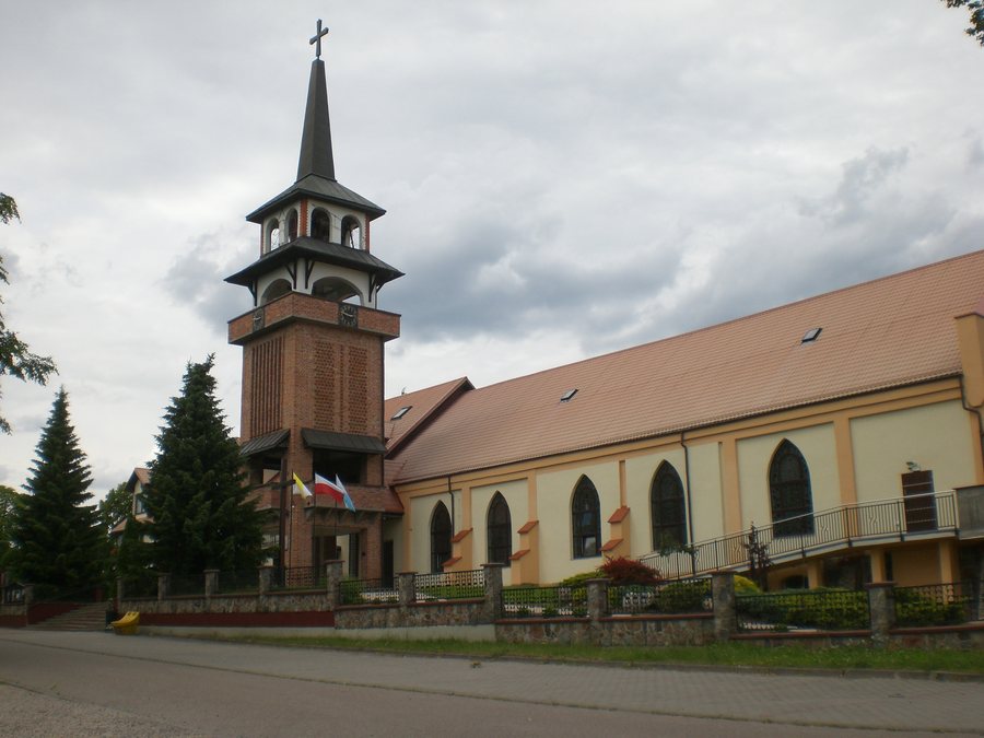 File:Wielki Klincz, kościół 0919.jpg