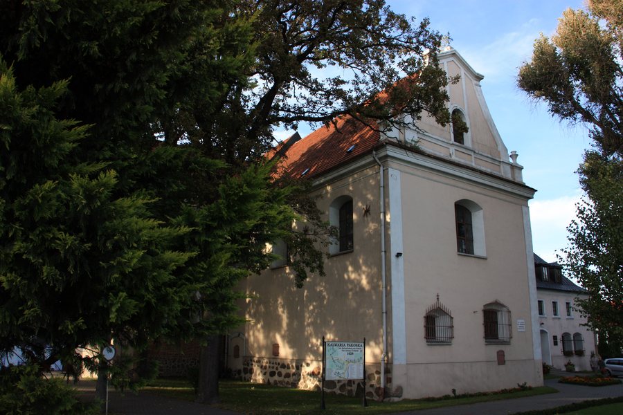 File:Kościół św Bonawentury Pakość 03 AW.jpg