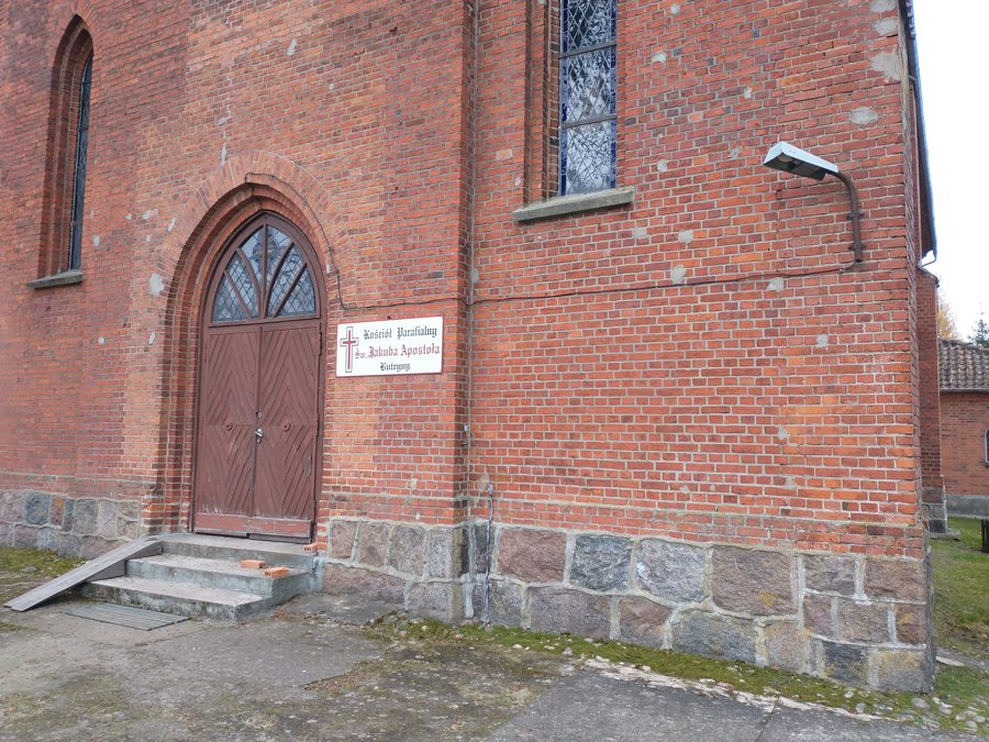 File:Saint James the Greater church in Butryny (6).jpg