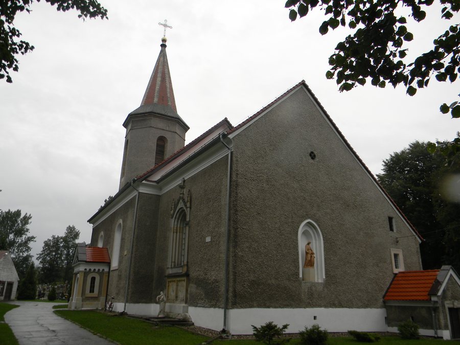 File:POL Kościół św Jadwigi w Tomaszowie Bol 01.JPG