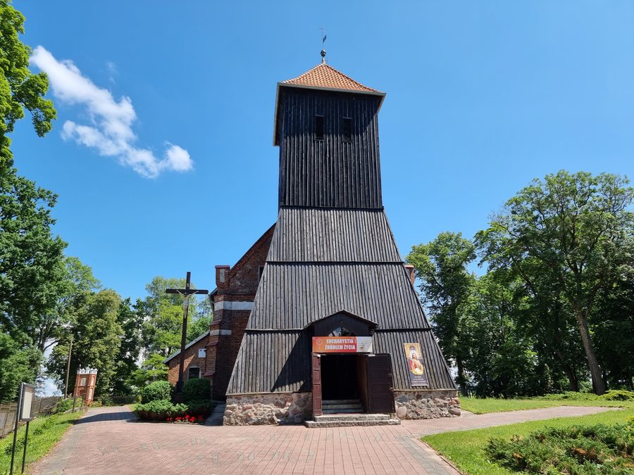 File:Klewki Kościół 01.jpg